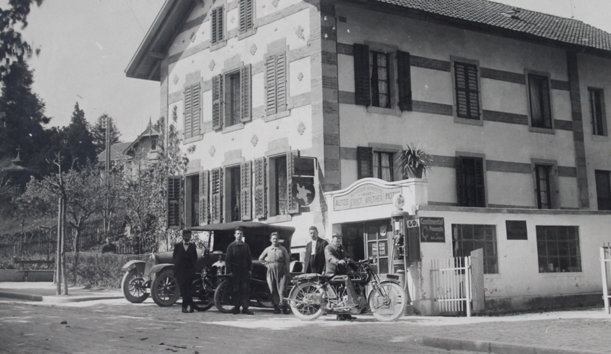 1922 Eröffnung der Mechanischen Werkstatt durch Ernst Walther sen. (Mitte).